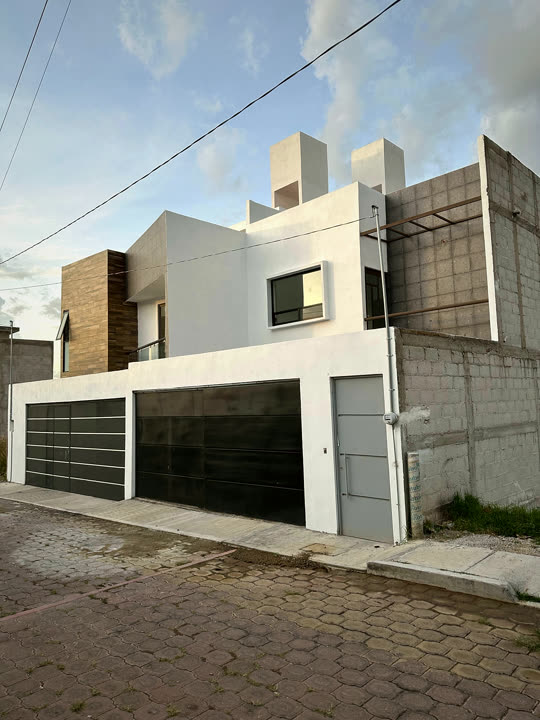 Fachada, casa 2.